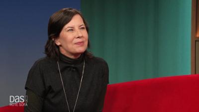 DAS! Rote Sofa: Musikerin und Schauspielerin Steffi Tauber auf dem Roten Sofa