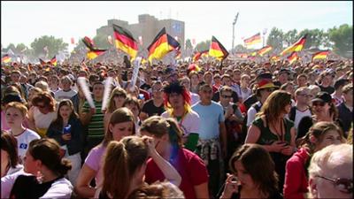 die nordreportage: Die Reeperbahn im WM-Fieber – Alarm für die Kiez-Polizei