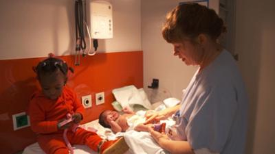 die nordreportage: Jeden Tag Geburtstag! - Hebammenstress im Krankenhaus