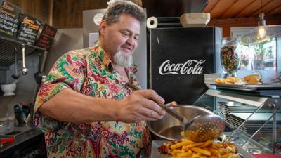 die nordreportage: Bulettenbude mit Herz und Schnauze - Brutzeln für den Swingerclub