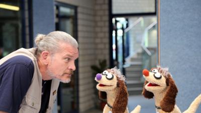 Ein Fall für die Erdmännchen (81): Unter Hunden (S07/E09)