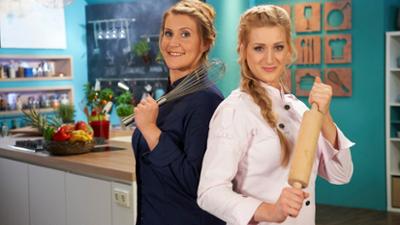Kochen & Backen mit Julia & Marie: Familienrezepte (S01/E04) Kochen & Backen mit Julia & Marie: Familienrezepte (S01/E04)