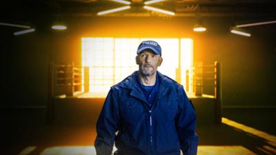 Lubi - Ein Polizist stürzt ab: Folge 1: Der Bulle (S01/E01)