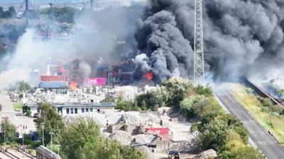 NDR Info: extra: Großbrand auf der Hamburger Veddel NDR Info: extra: Großbrand auf der Hamburger Veddel