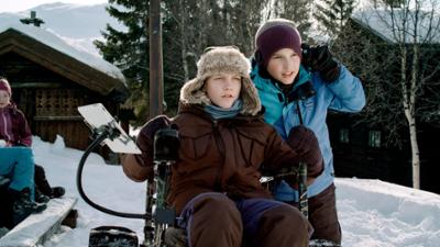 Trio: Das Medaillon (S01/E01)