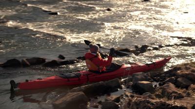 Flussauf, flussab: · Durch den winterlichen Spreewald