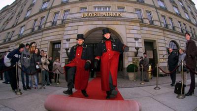 Hallo Nachbarn: Ein Tag im Adlon