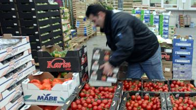 Hallo Nachbarn: Feilschen ums Futter - Großmarkt Beusselstraße