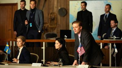 Thin Ice: Folge 1: Entführung auf Grönland