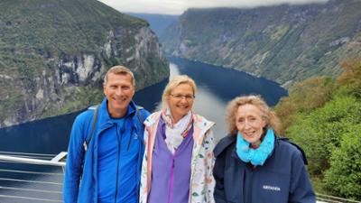 Verrückt nach Meer: 489: Eine Postkarte aus Bergen (S12/E32) Verrückt nach Meer: 489: Eine Postkarte aus Bergen (S12/E32)