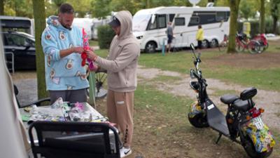 Bella Italia - Camping auf Deutsch: Staffel 3, Folge 2: Sascha und Dennis im Tuning-Fieber