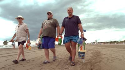 Bella Italia - Camping auf Deutsch: Pärchenurlaub auf dem Marina: Saschas und Dennis' Freundinnen reisen an