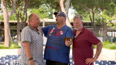 Bella Italia - Camping auf Deutsch: Staffel 2, Folge 7: Unter die Haut: Dennis bekommt ein Camping-Tattoo