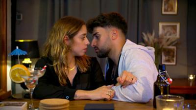 Berlin - Tag & Nacht: Folge 3571: Reden ist Silber, Küssen ist Gold