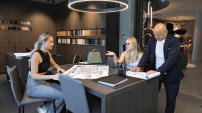 Davina & Shania - We Love Monaco: Staffel 4, Folge 8: Beef in Bozen