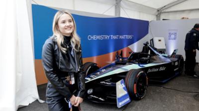 Davina & Shania - We Love Monaco: Staffel 4, Folge 1: Shania hat ne Fahne