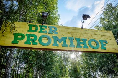 Der Promihof: Folge 1