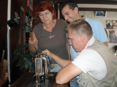 Der Trödeltrupp: Wir müssen uns trennen, damit wir unser Leben schöner machen können! - Teil 2 | Wir haben eine Fabri