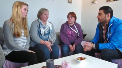 Der Trödeltrupp: Staffel 14, Folge 1: Sükrü bei Miriam Der Trödeltrupp: Staffel 14, Folge 1: Sükrü bei Miriam