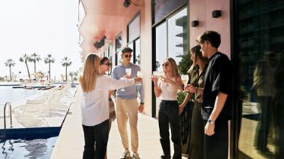 Die Geissens: Staffel 24, Folge 20: Katertag in Dubai