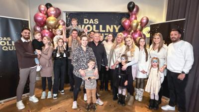 Die Wollnys - Eine schrecklich große Familie: Staffel 18, Folge 1: Die Wollnys - 15 Jahre!