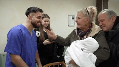 Die Wollnys - Eine schrecklich große Familie: Staffel 18, Folge 18: Willkommen, kleine Aria!