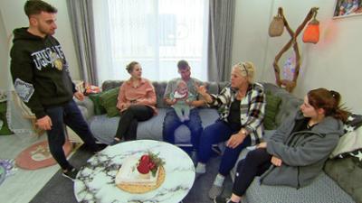 Die Wollnys - Eine schrecklich große Familie: Staffel 16, Folge 13: Nikolaus-Trip nach Myra