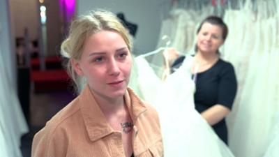 Die Wollnys - Eine schrecklich große Familie: Staffel 17, Folge 15: Loredana sucht ihr Hochzeitskleid