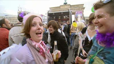 EXKLUSIV - DIE REPORTAGE: Folge 984: Heiße Nächte - So feiert Deutschland: Teil 2