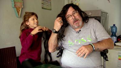 Hartz Rot Gold: Staffel 4, Folge 2: Familientrubel