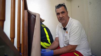 Mensch Retter - Jede Sekunde zählt: Staffel 6, Folge 1: Vier Wochen tot in der Wohnung