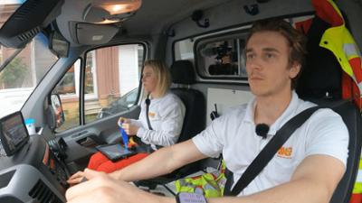 Mensch Retter - Jede Sekunde zählt: Staffel 4, Folge 1: Hilfe, das Baby kommt!