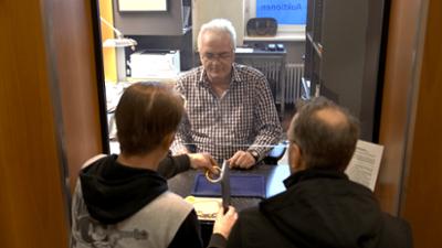 Alltagskämpfer - So tickt Deutschland!: Folge 11: Pfand statt Privatkredit - Wenn Erinnerungen zu Geld werden