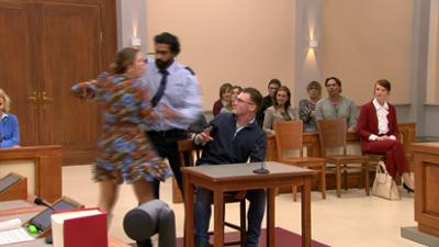 Barbara Salesch: Ausgespäht per Katzenfutterautomat - Stellte Nachbar pikante Videos ins Netz?