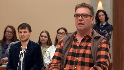 Barbara Salesch: Eifersuchtsdrama im Kuhstall - Halbnackter Schönling brutal von Bauer niedergeschlagen?