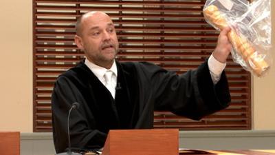 Barbara Salesch: Wollte Obdachloser Rentnerin ausrauben, obwohl sie ihn bei sich wohnen ließ?