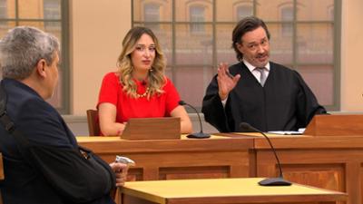 Barbara Salesch: Folge 13: Hat die Gier auf Luxusklamotten Tochter ins Verderben geführt?