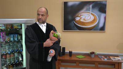 Barbara Salesch: Folge 223: Angriff auf Cateringservice - war es die Ex-Mitarbeiterin?
