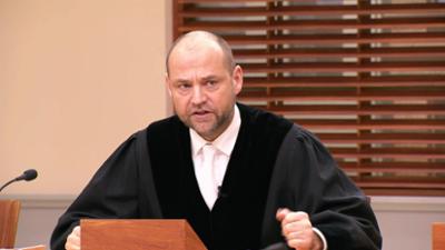 Barbara Salesch: Wollte arme Altenpflegerin reiche Rentner ausnehmen und ging dabei bis zum Äußersten?