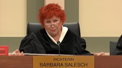 Barbara Salesch: Folge 236: Hat Au-pair Gastfamilie ausgeraubt?