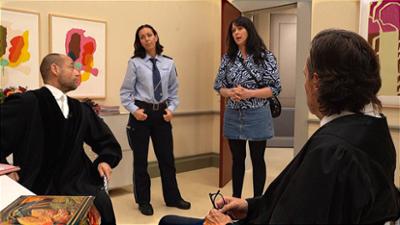 Barbara Salesch: Folge 172: Hat Bruder versucht, seine verschollene Schwester umzubringen?