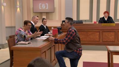 Barbara Salesch: Hat Kioskbesitzerin rot gesehen und Teenager mit Bierkasten beworfen?