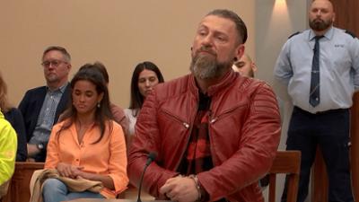 Barbara Salesch: Hat LKW-Fahrer seinen Stiefsohn in Raststätten-Toilette niedergestochen?