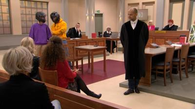 Barbara Salesch: Folge 304: Kriminelle Brüder - Wer hat Galeristin überfallen?