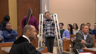 Barbara Salesch: Horrornachbar - Hat Arzthelferin sich gerächt, weil er ihr Auto abschleppen ließ?