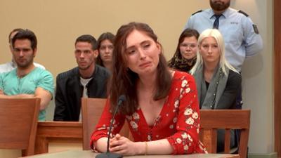 Barbara Salesch: Tatort Dusche - Haushaltshilfe soll von Nacktem bedrängt worden sein