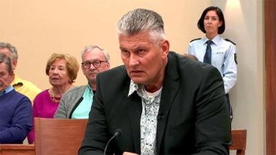 Barbara Salesch: Folge 320: Illegale Wildschweinjagd! Angeschossener Eber rammt Radfahrerin