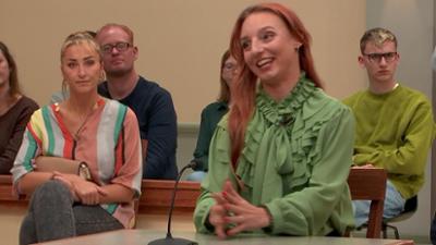 Barbara Salesch: Folge 239: Hobby-Gärtnerin stirbt nach Stromschlag beim Rasenmähen