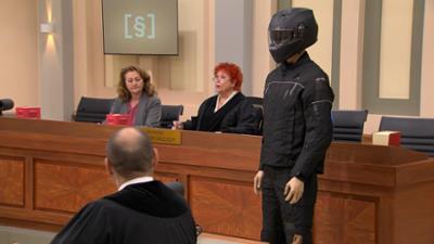 Barbara Salesch: Folge 336: 11.000-Euro-Raub - Nachbarin unter Verdacht