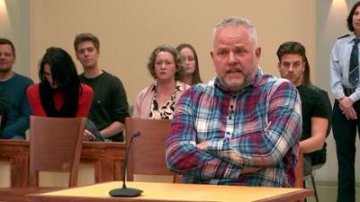 Barbara Salesch: Folge 100: Ermordeter Trainer gibt Rätsel auf